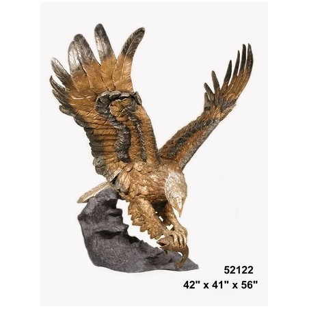 EAGLE LIFESIZE ON A BASE