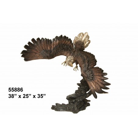 EAGLE IN FULL FLIGHT STATUE